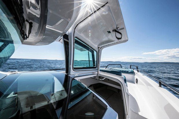 Images SeaEO Luxury Boat Charters