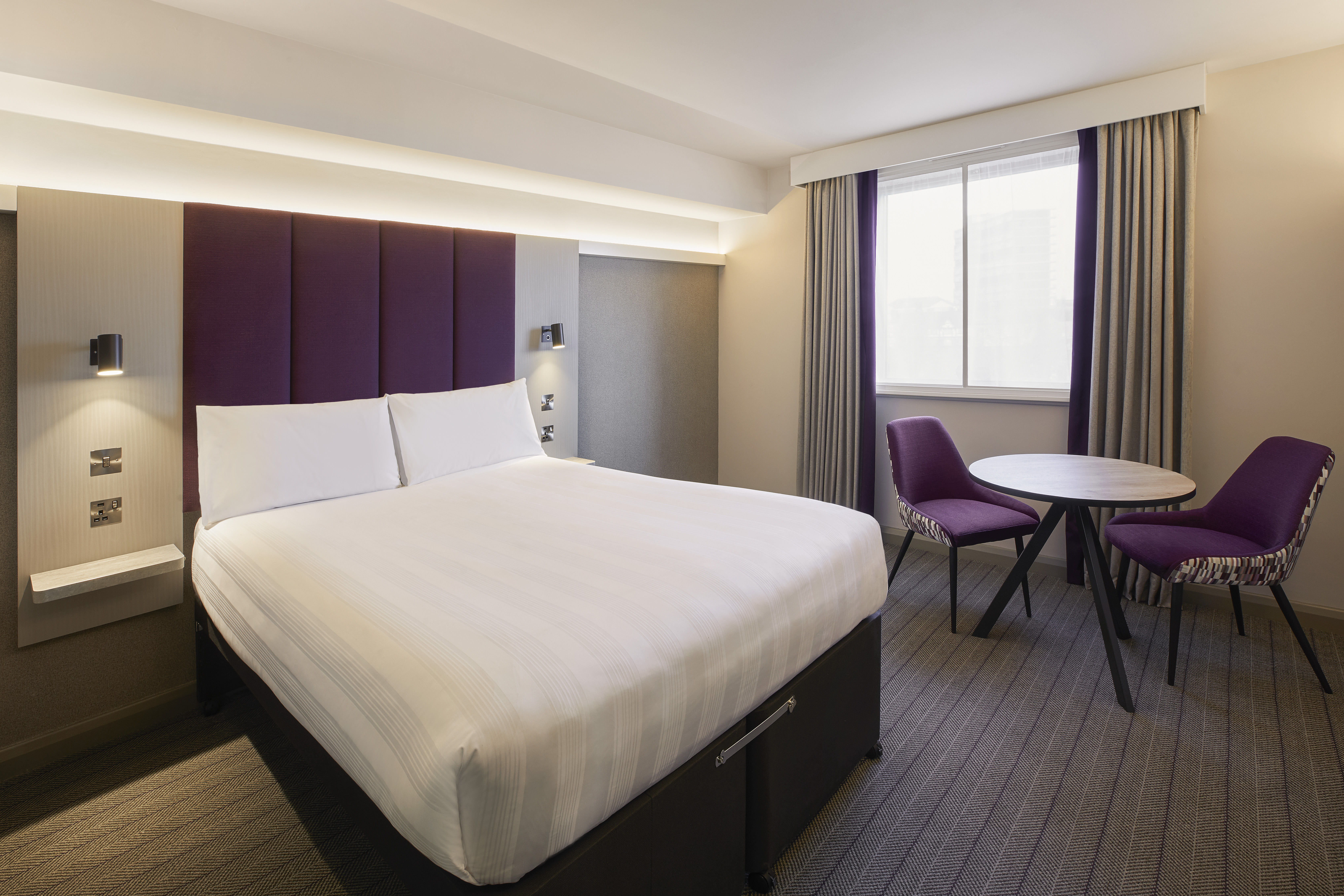 New evolutionary style bedroom