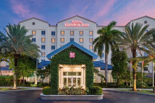 Images Hilton Garden Inn Miami Airport West
