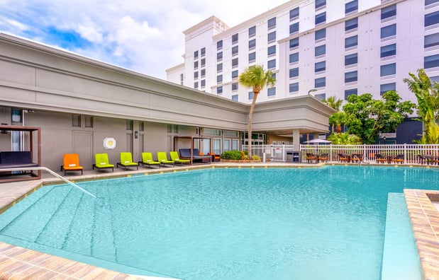 Images Holiday Inn & Suites Across From Universal Orlando by IHG
