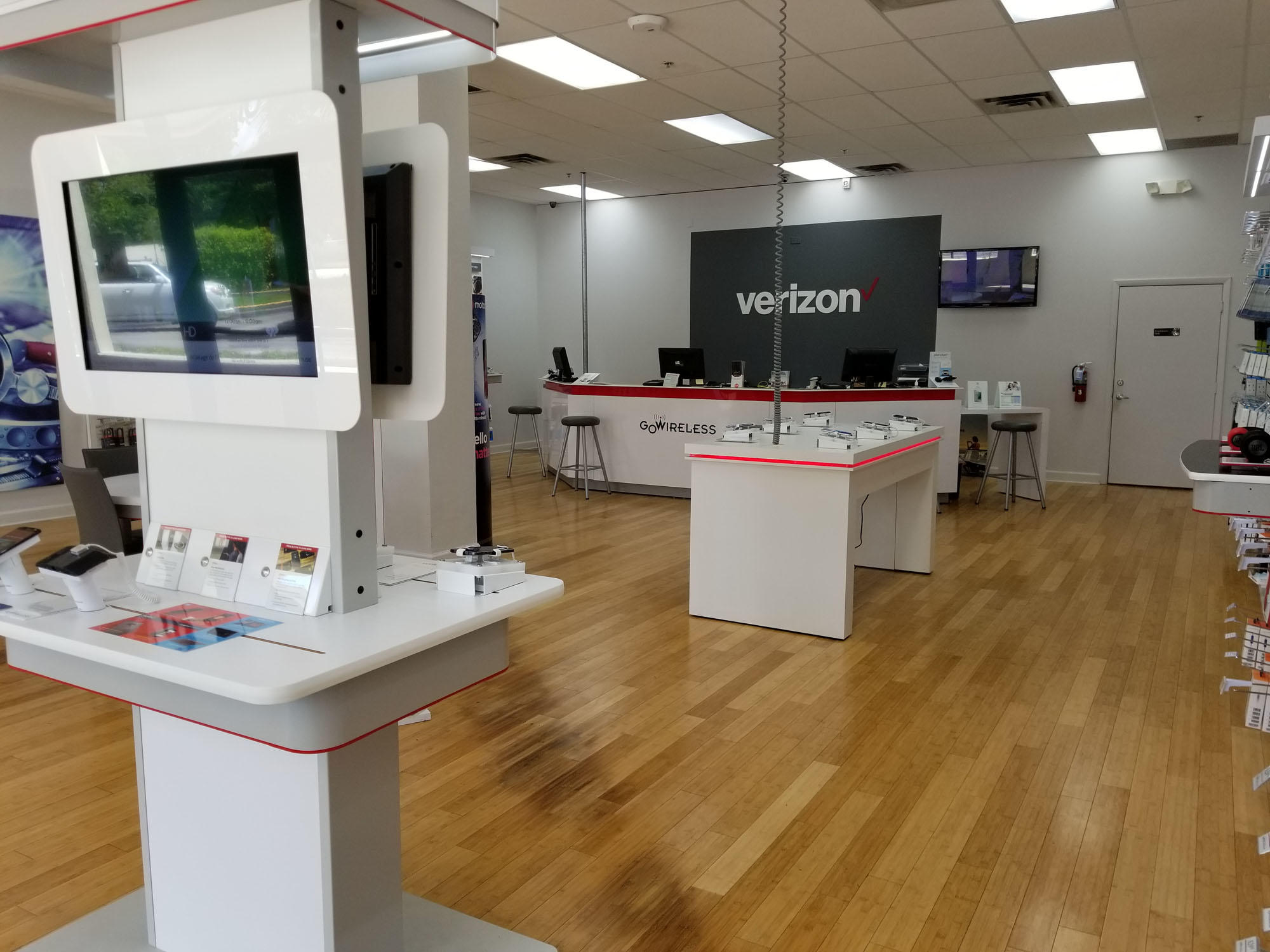 Verizon Authorized Retailer – GoWireless Photo