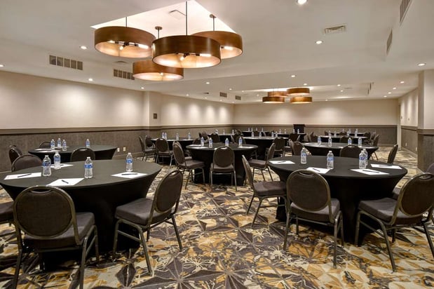 Images DoubleTree by Hilton St. Louis Airport