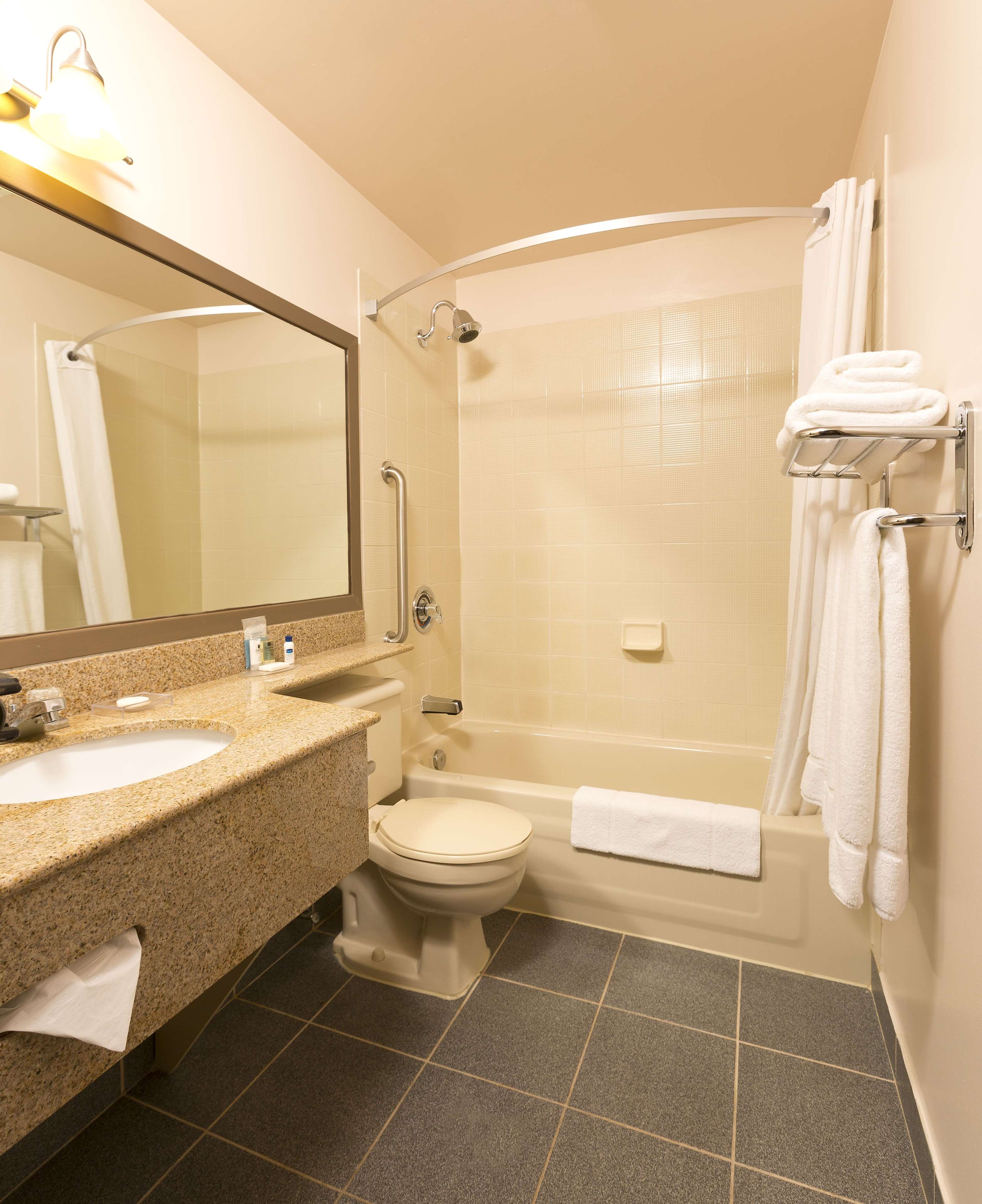 Bathroom Best Western Laval-Montreal Laval (450)681-9000