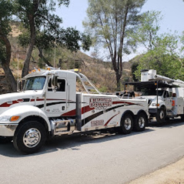 Call now for a heavy duty towing service! Charlie's 24hr Towing & Heavy Duty Los Angeles (323)261-1802
