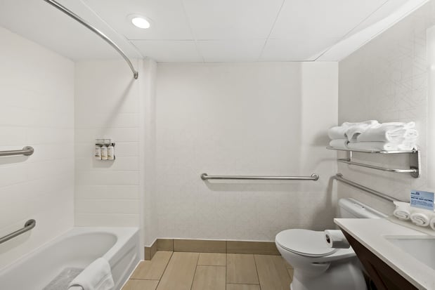 Images Holiday Inn Express & Suites Raleigh NE - Medical Ctr Area by IHG