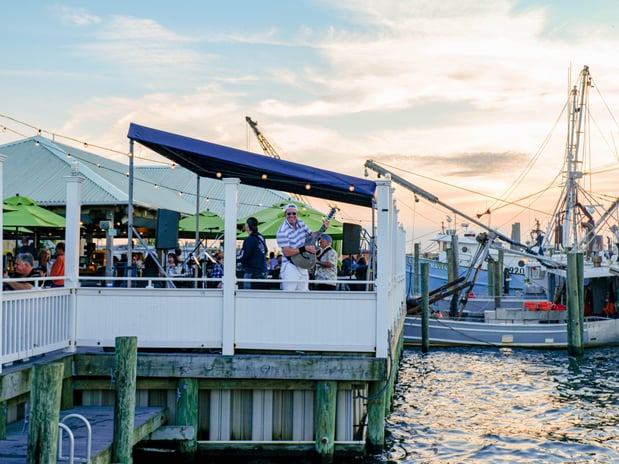 Images The Wharfside Patio Bar