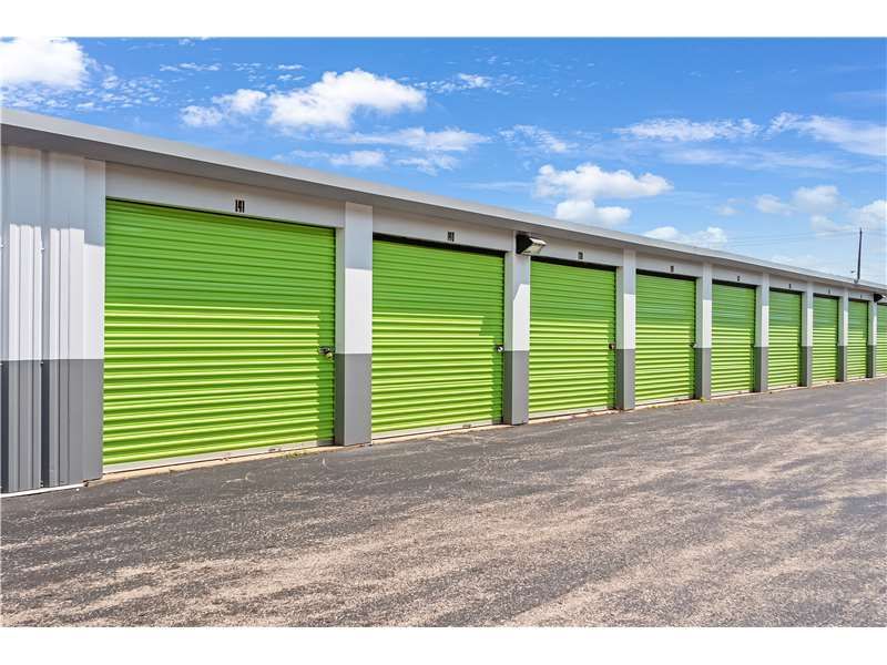 Exterior Units - Extra Space Storage at 4565 N Green Bay Ave, Milwaukee, WI 53209