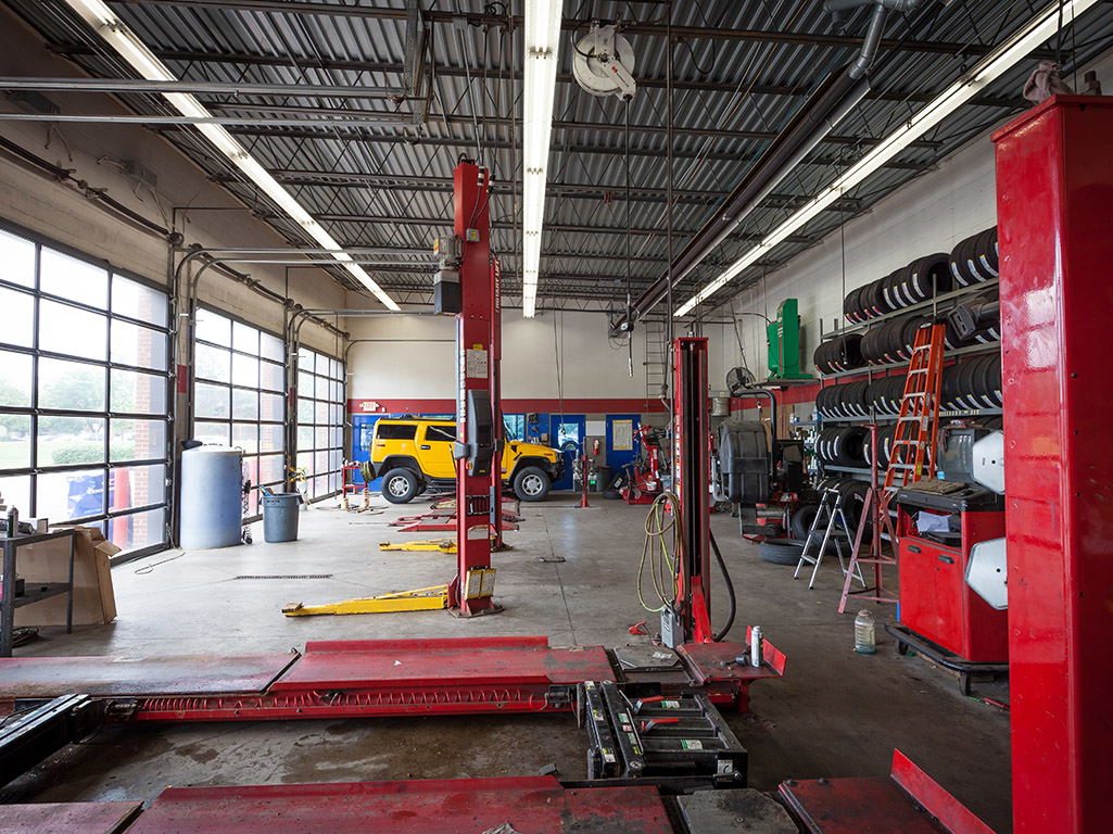 Tire Discounters on 1968 Baltimore Reynoldsburg Rd in Reynoldsburg