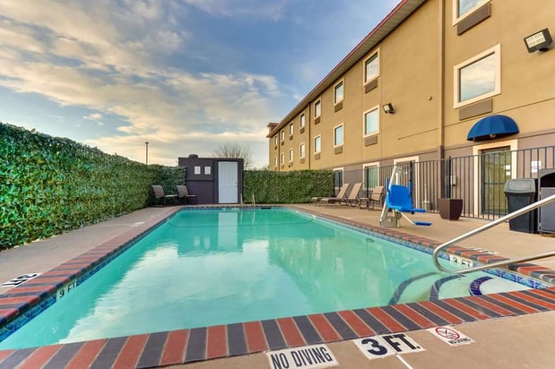 Images Best Western Plus University Inn & Suites