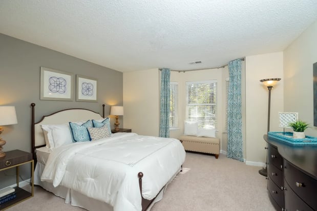 Images Radbourne Lake Apartments