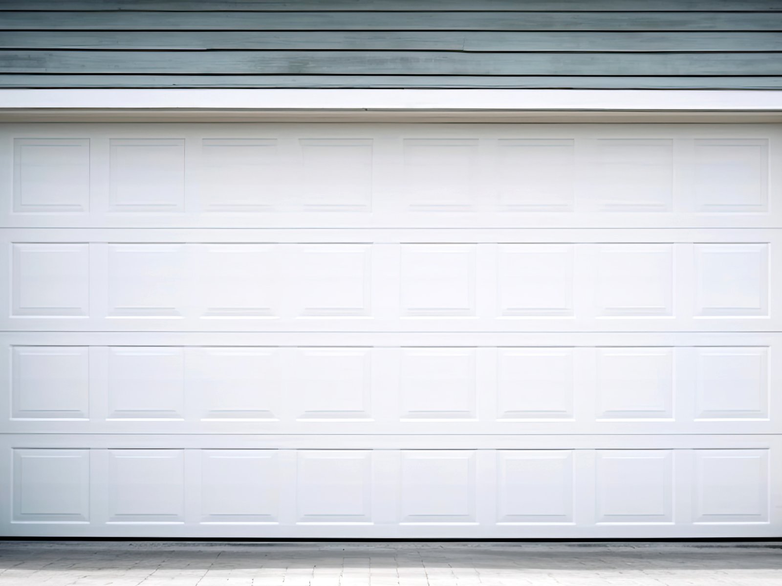 Lucas Garage Door's Repair Expert
