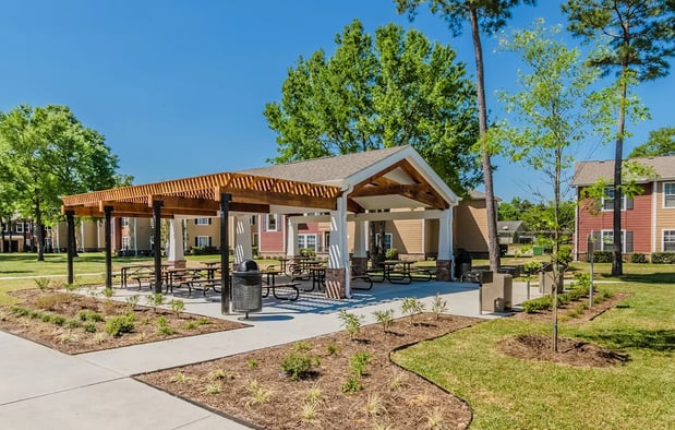 Images Lakecrest Village