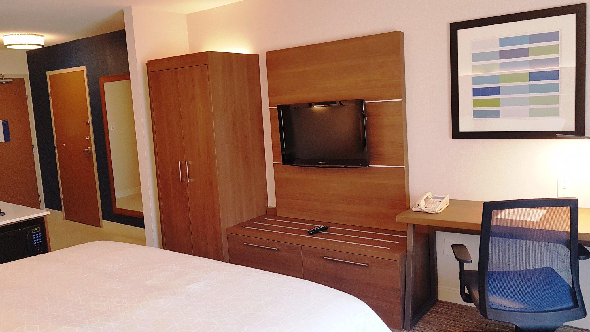 Holiday Inn Express & Suites Surrey, an IHG Hotel in Surrey