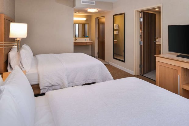 Images Hampton Inn & Suites Denver-Speer Boulevard
