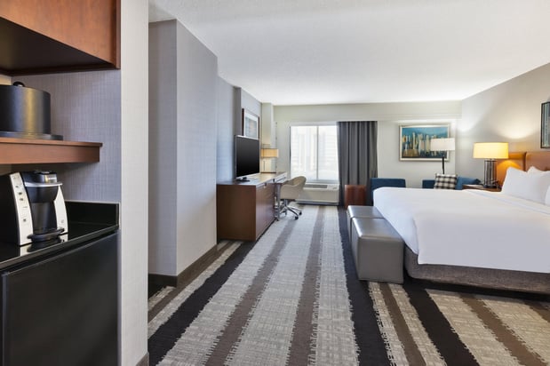 Images Crowne Plaza Dulles Airport by IHG