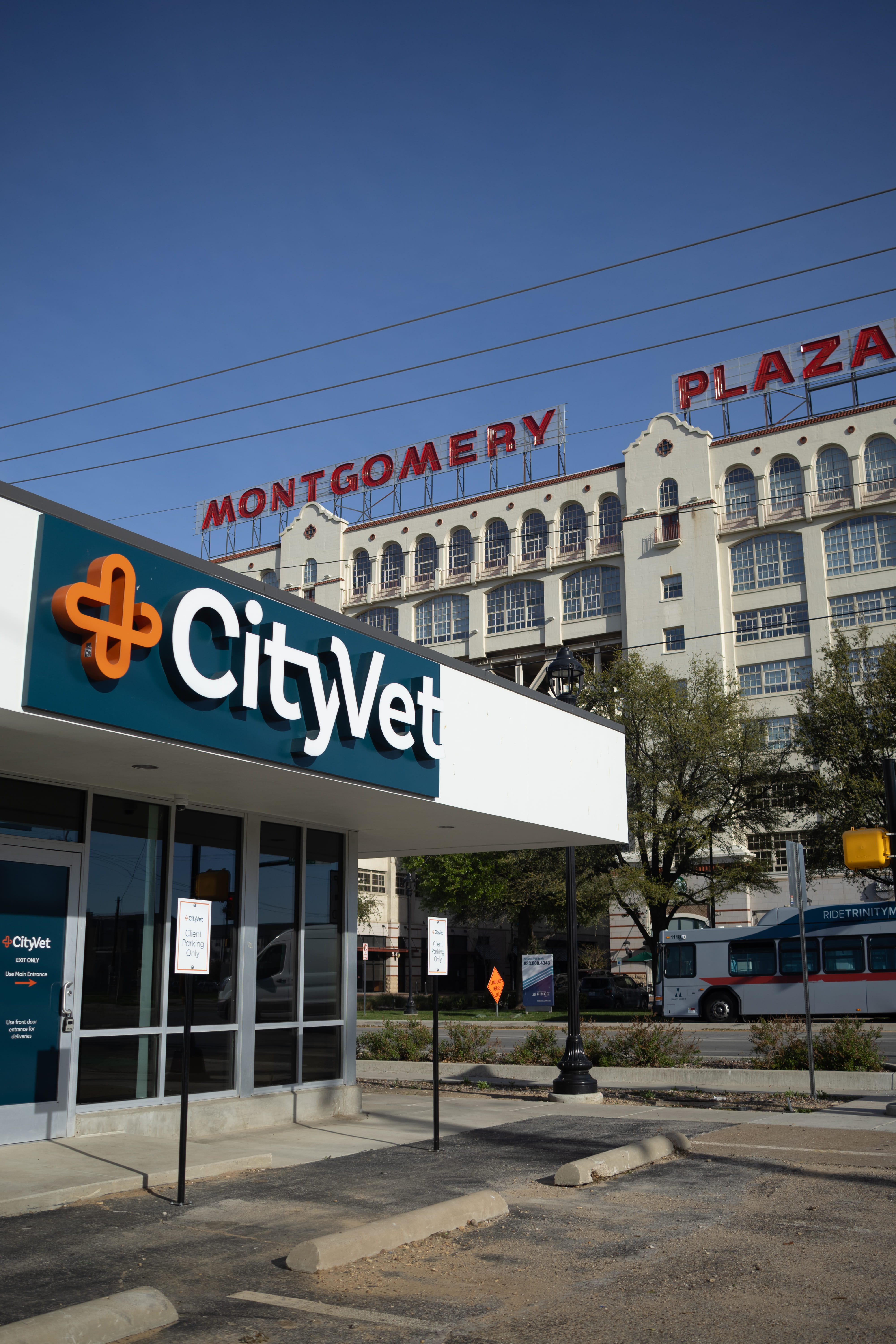 CityVet | West 7th Exterior