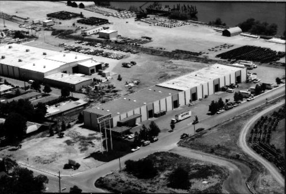 Pacific Logistics & Relocation building in 1975