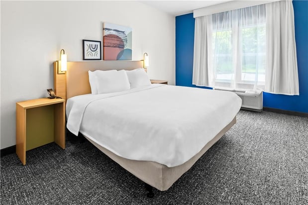 Images Spark by Hilton Sumter