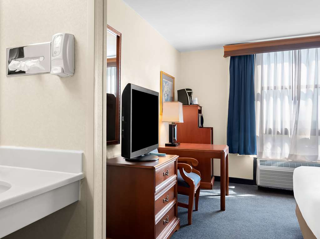ADA Queen Room 2