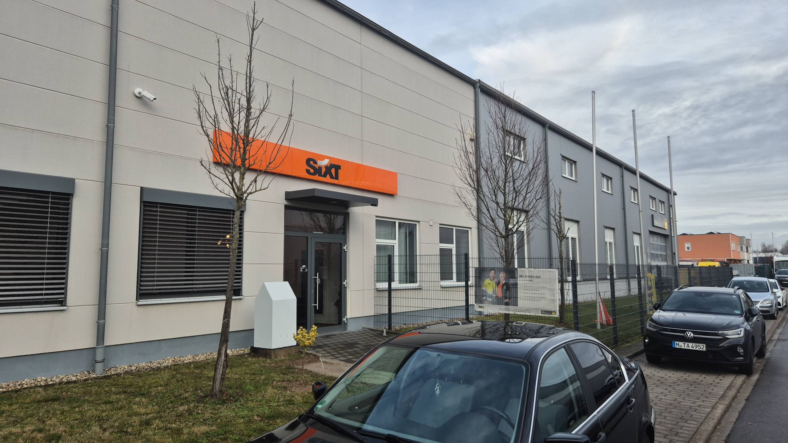 SIXT Autovermietung Baden-Baden, Im Rollfeld 12 in Baden-Baden