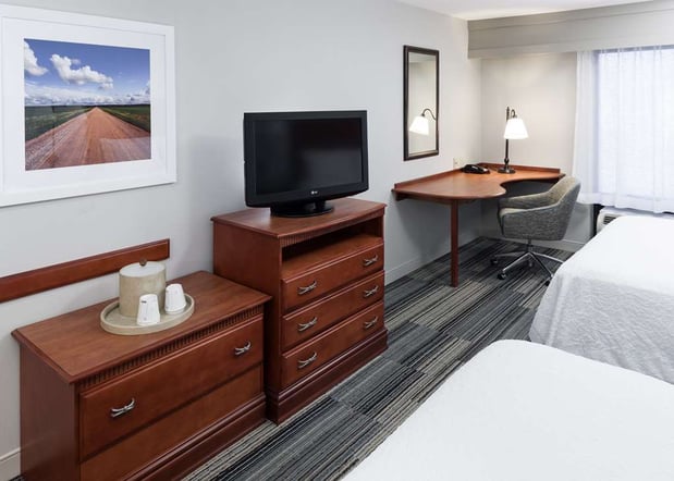 Images Hampton Inn & Suites Cedar Rapids - North