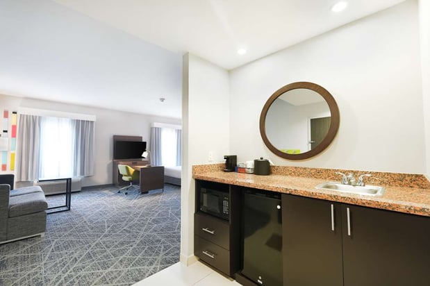 Images Hampton Inn & Suites Tulsa/Central