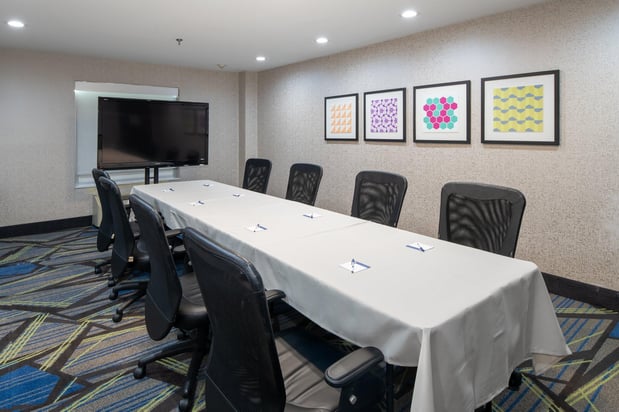 Images Holiday Inn Express & Suites Arlington (I-20-Parks Mall) by IHG