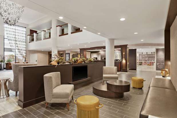 Images DoubleTree by Hilton McLean Tysons
