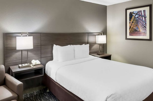 Images SureStay by Best Western SeaTac Airport North