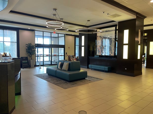 Images Holiday Inn & Suites Chicago Northwest - Elgin by IHG