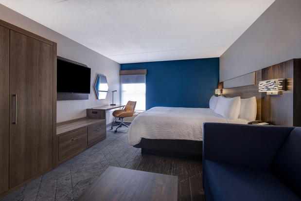 Images Holiday Inn Express & Suites Central Omaha by IHG