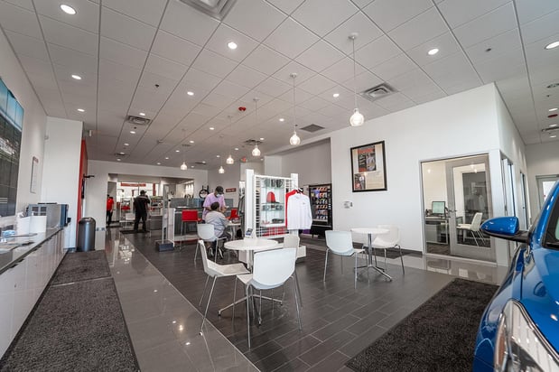 Images Russ Darrow Kia of Wauwatosa Service Center