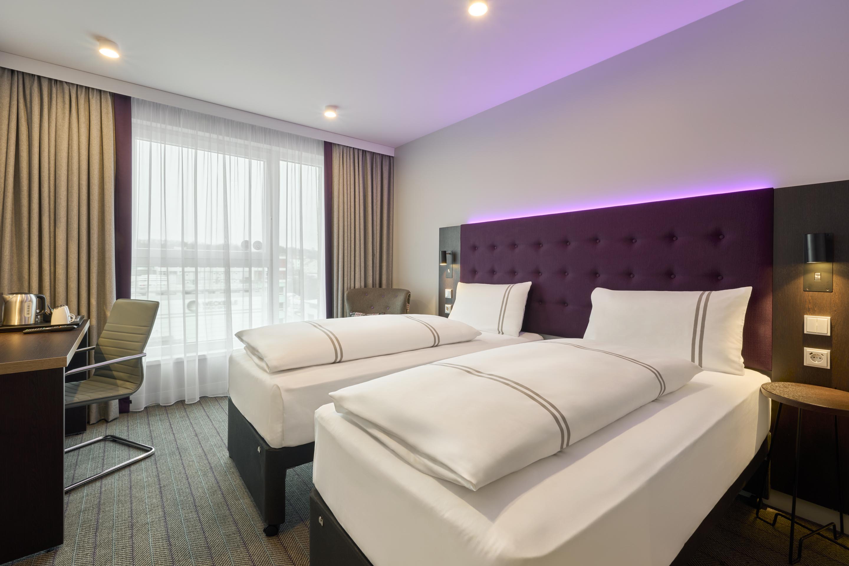 Premier Inn Stuttgart Zuffenhausen Hotel, Strohgäustraße 11 in Stuttgart