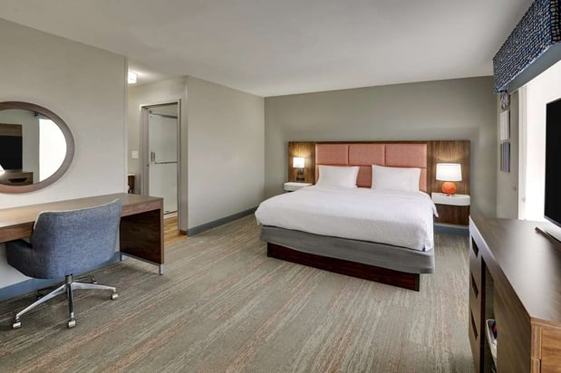 Images Hampton Inn & Suites St. Louis-Edwardsville