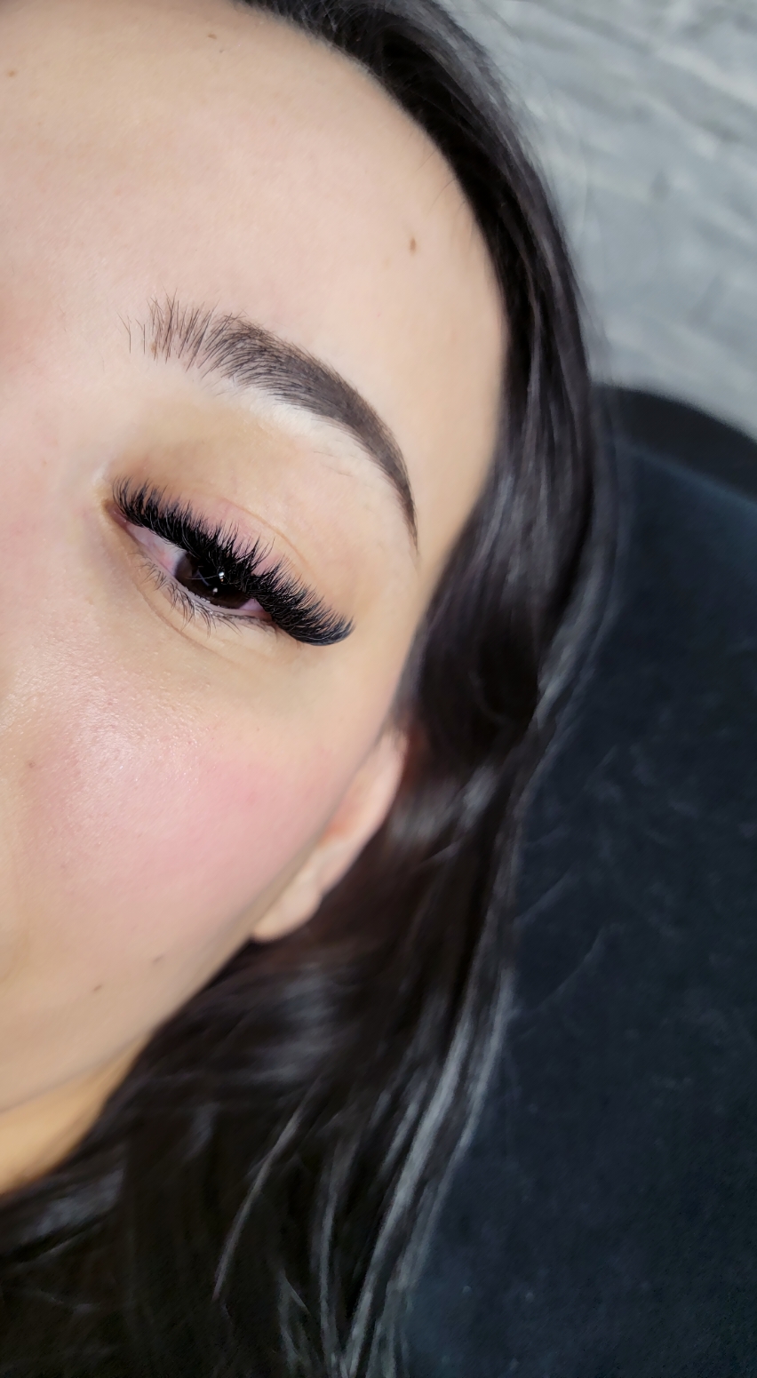 Images Lashista - Formation cils - Pose de cils - Produits de cils Longueuil
