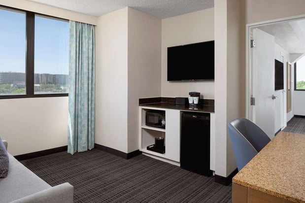 Images Embassy Suites by Hilton Tampa Airport Westshore