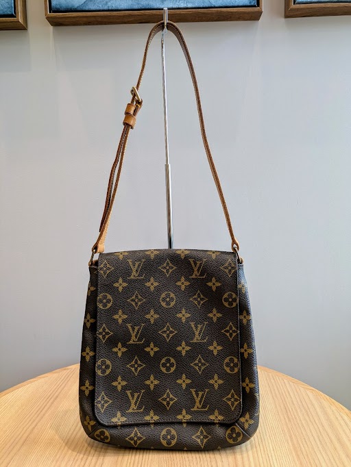 Images KOMEHYO（コメ兵）買取センターMARK IS 福岡ももち