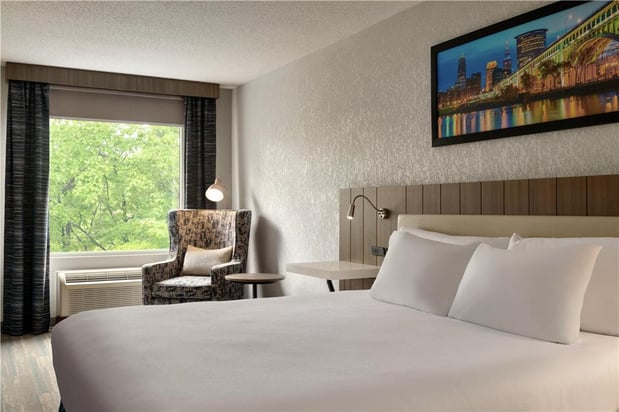 Images Hilton Garden Inn Cleveland Airport