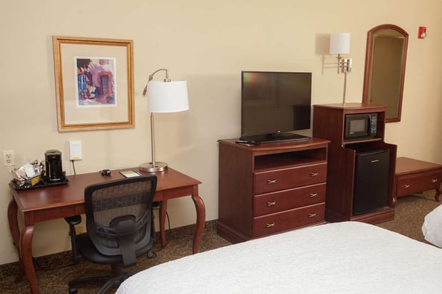 Images Hampton Inn Oneonta