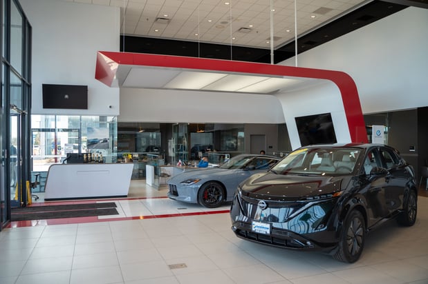 Images Russ Darrow Nissan of West Bend