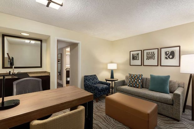 Images Embassy Suites by Hilton Phoenix Tempe