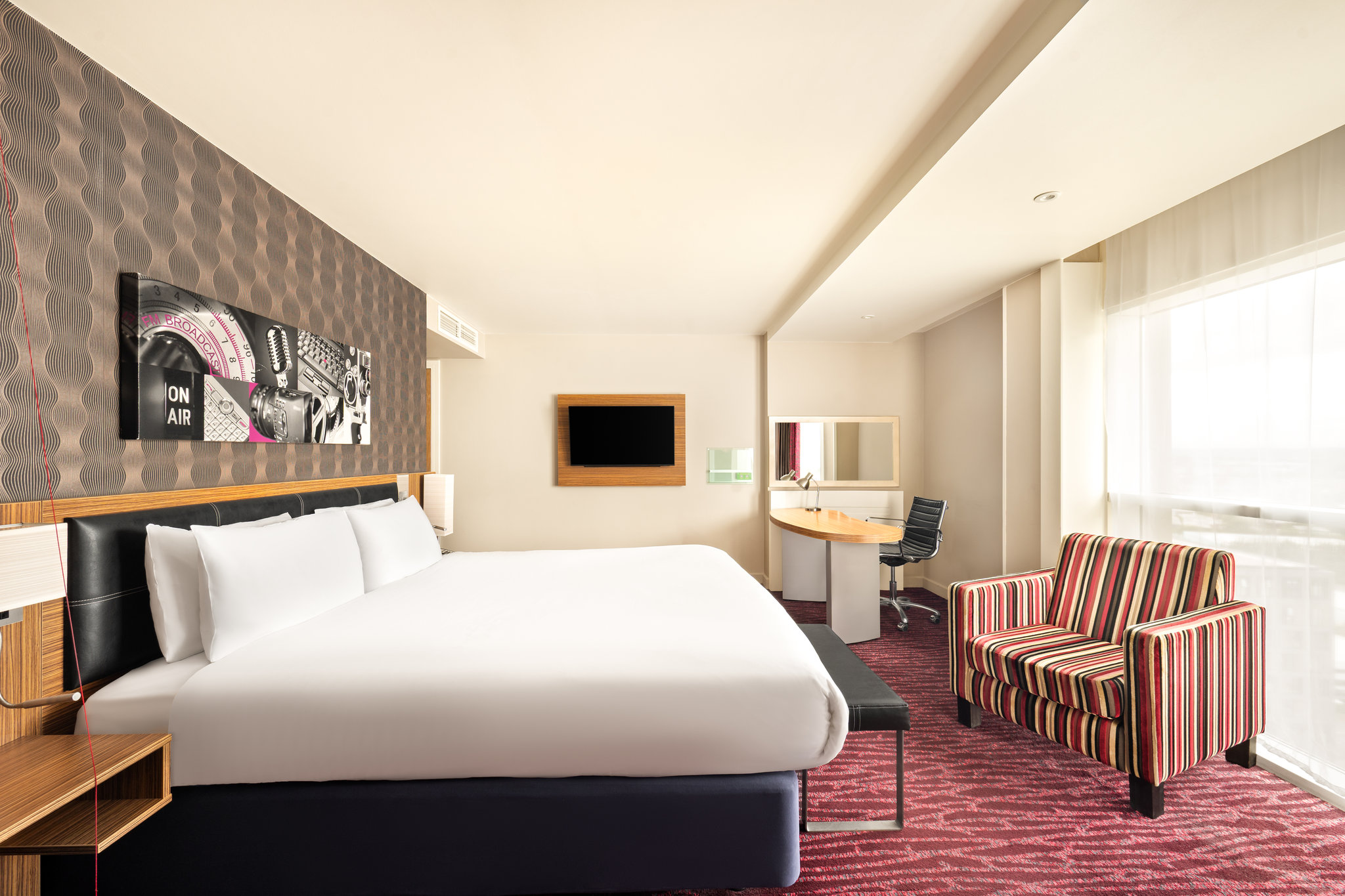 Images Holiday Inn Manchester - Mediacityuk by IHG