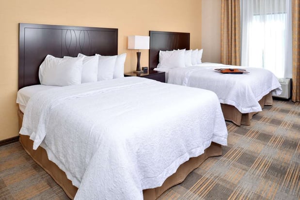 Images Hampton Inn & Suites California University-Pittsburgh