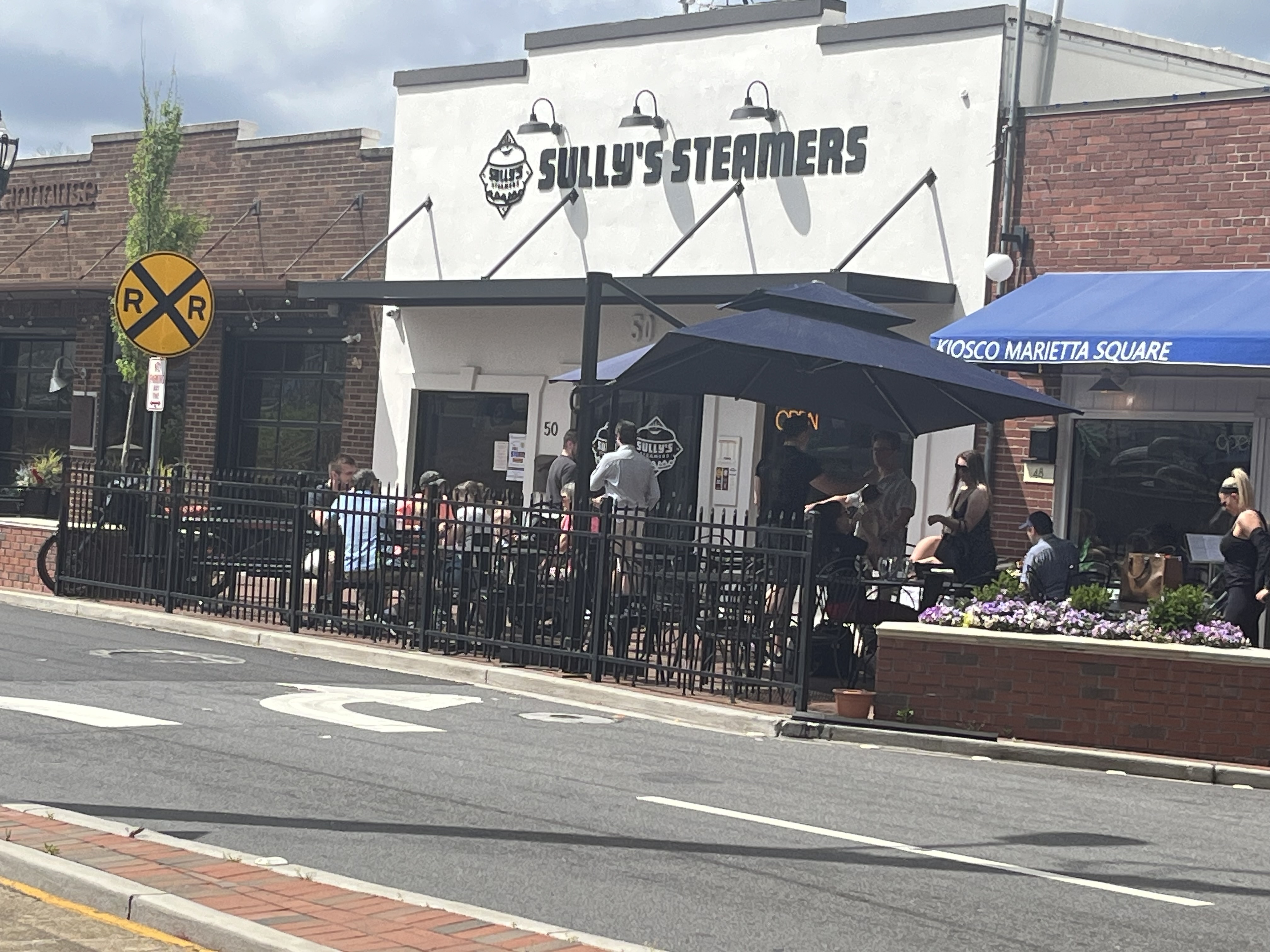 Join us on the Square in Marietta for food and fun! Serving up steamed goodness everyday for breakfast and lunch!