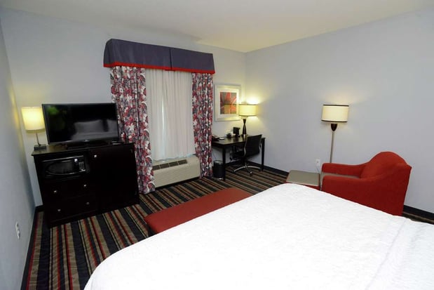 Images Hampton Inn & Suites Albany At Albany Mall