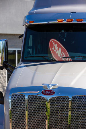 Images TLG Peterbilt - Willow Springs