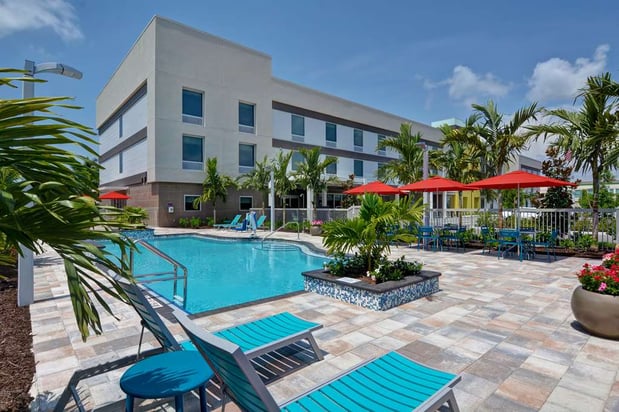 Images Home2 Suites by Hilton Naples I-75 Pine Ridge Road