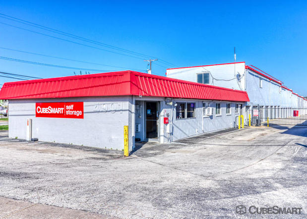 Images CubeSmart Self Storage