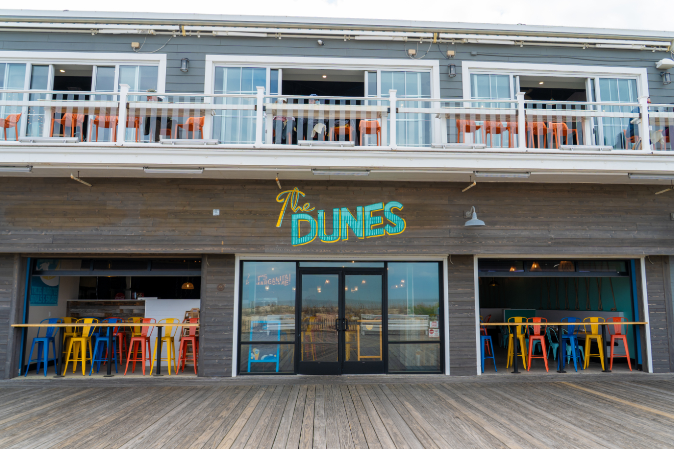 The Dunes Rehoboth Beach offers a relaxed, convenient stay near the Delaware beaches, with easy access to Rehoboth Beach, Dewey Beach, the boardwalk, restaurants, shopping, and coastal attractions.