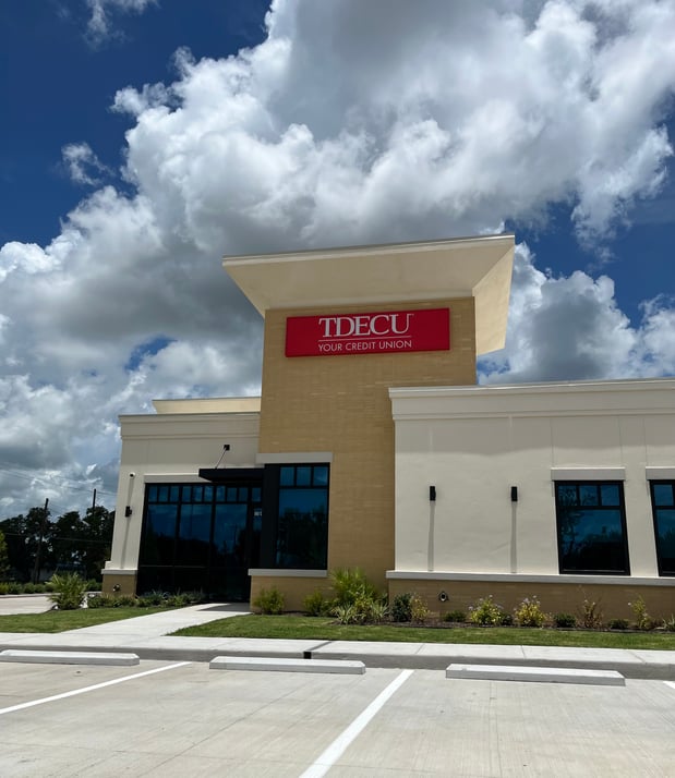Images TDECU Lake Jackson Oak Drive